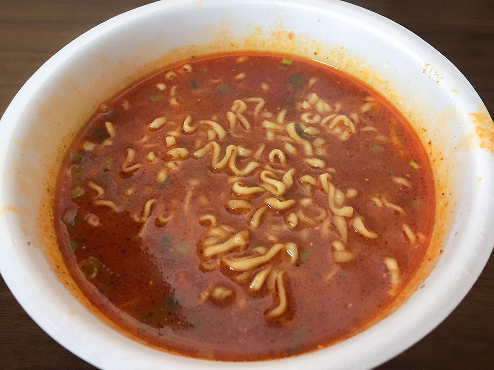 「麺処井の庄監修 辛辛魚（からからうお）らーめん」食べてみた